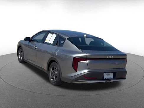 Used 2025 Kia K4 LXS image 9