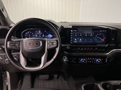 Certified 2024 GMC Sierra 1500 Elevation w/ LPO, Elevation Black Package AWD/4WD image 18
