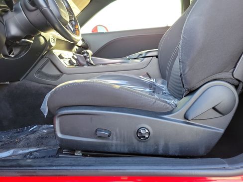 Used 2018 Dodge Challenger R/T image 11