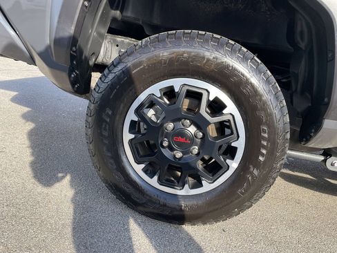 Used 2025 Toyota Tacoma TRD Off-Road w/ TRD Off Road Upgrade Package image 12