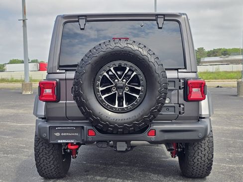 Used 2025 Jeep Wrangler Unlimited Rubicon AWD/4WD image 16