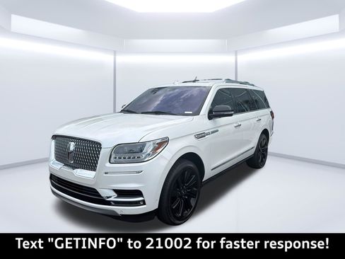 Used 2018 Lincoln Navigator Reserve w/ Technology Package AWD/4WD image 2