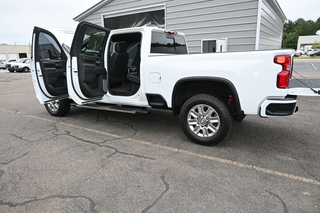 Used 2024 Chevrolet Silverado 2500 High Country w/ High Country Premium Package AWD/4WD image 8