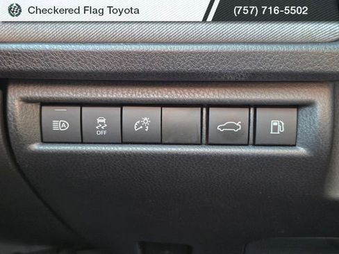 Used 2025 Toyota Camry LE w/ Convenience Package image 10