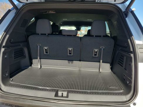 New 2026 Chevrolet Traverse LT w/ Enhanced Driving Package FWD image 27