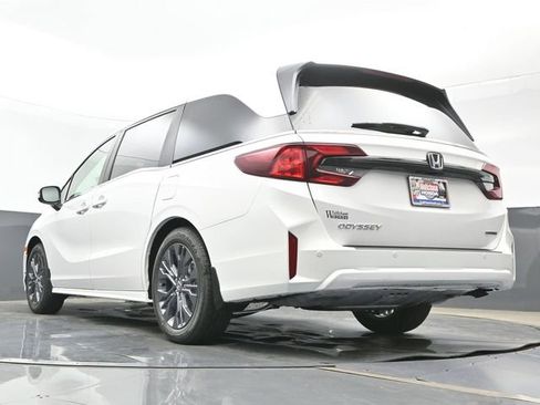 New 2026 Honda Odyssey Touring image 21