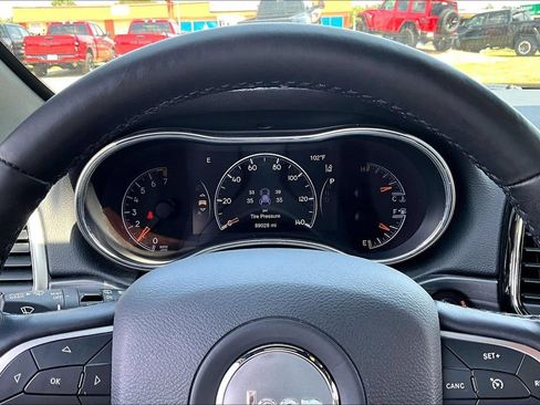 Used 2021 Jeep Grand Cherokee Laredo X AWD/4WD image 20
