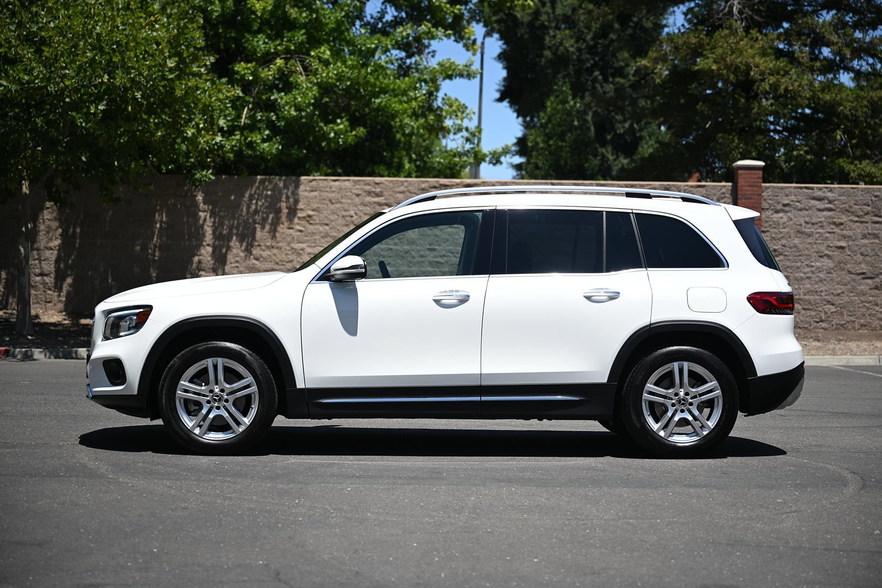 Used 2021 Mercedes-Benz GLB 250 4MATIC image 4
