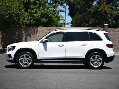 Used 2021 Mercedes-Benz GLB 250 4MATIC image 4