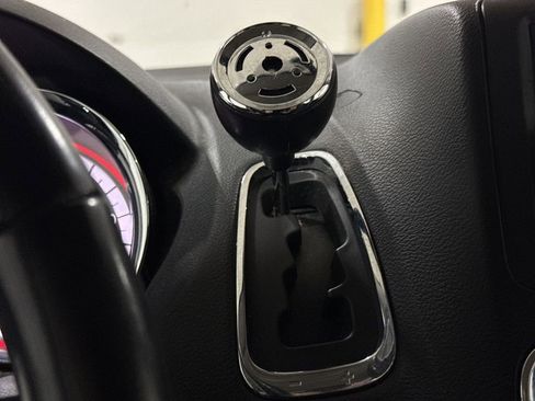 Used 2015 Dodge Grand Caravan American Value Package w/ UConnect Hands-Free Group FWD image 16