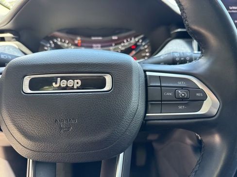 Used 2022 Jeep Compass Latitude AWD/4WD image 35