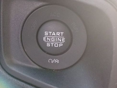 Used 2024 Jeep Gladiator Sport image 14