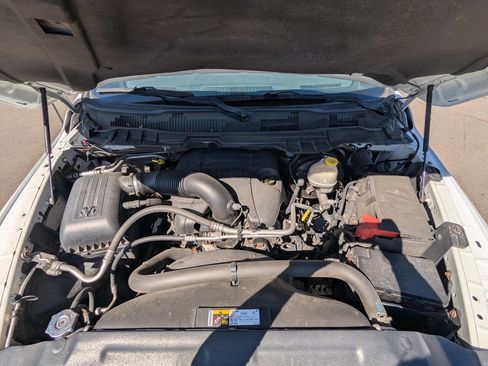 Used 2014 RAM 1500 Express RWD image 21