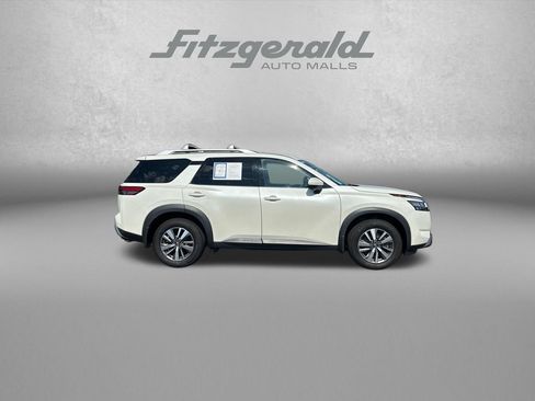 Used 2023 Nissan Pathfinder SL AWD/4WD image 9