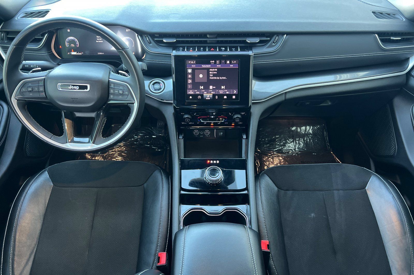 Used 2023 Jeep Grand Cherokee Altitude AWD/4WD image 5