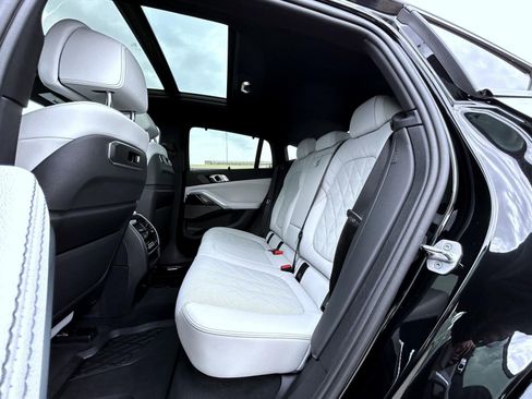 Used 2024 BMW X6 xDrive40i w/ Premium Package image 19