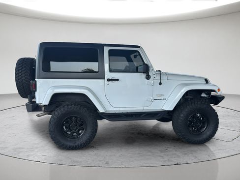 Used 2015 Jeep Wrangler Sahara w/ Connectivity Group AWD/4WD image 10