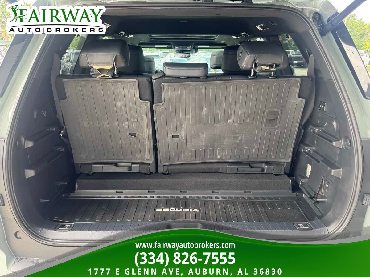Used 2025 Toyota Sequoia Platinum AWD/4WD image 29