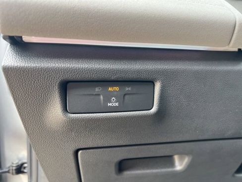 New 2026 Volkswagen Tiguan SE image 14