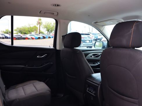 Used 2021 Chevrolet Traverse LT FWD image 29