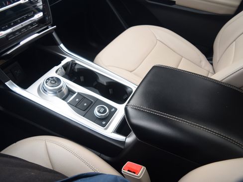 Used 2023 Ford Explorer Limited w/ Limited Technology Package image 13