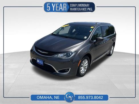 Used 2018 Chrysler Pacifica Touring-L Plus FWD image 1