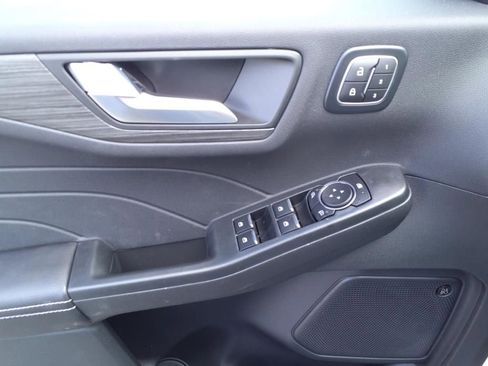 New 2024 Ford Escape SE w/ PHEV Premium Package image 13