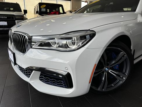 Used 2018 BMW 750i xDrive AWD/4WD image 9