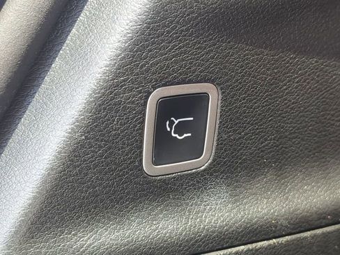 Certified 2023 Chrysler Pacifica Pinnacle FWD image 15