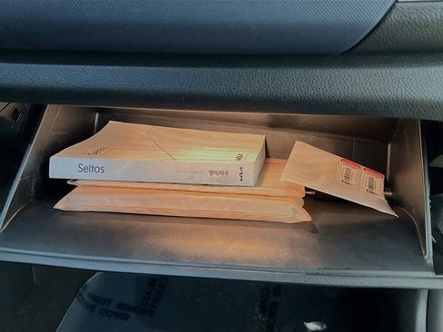 Used 2022 Kia Seltos S image 35