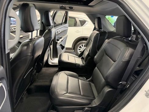 Used 2022 Ford Explorer XLT w/ Equipment Group 202A AWD/4WD image 20