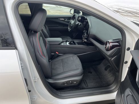 Used 2025 Chevrolet Blazer EV RS image 16