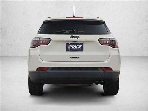 Used 2021 Jeep Compass Latitude FWD image 7