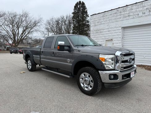 Used 2012 Ford F250 Lariat w/ Chrome Pkg image 3