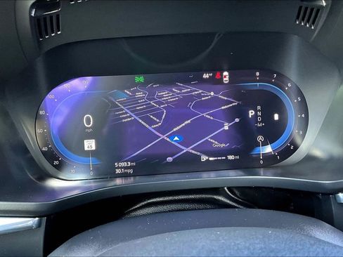 Used 2024 Volvo XC60 B5 Core image 13