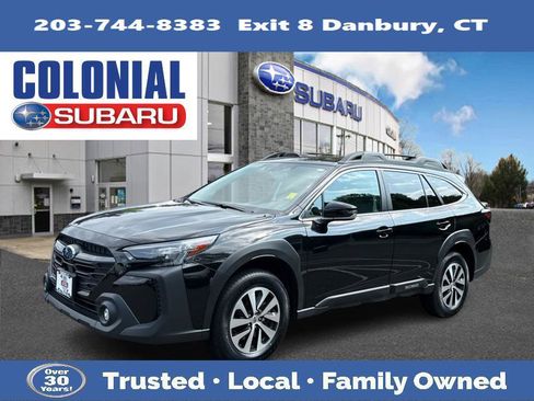 Certified 2025 Subaru Outback Premium AWD/4WD image 1