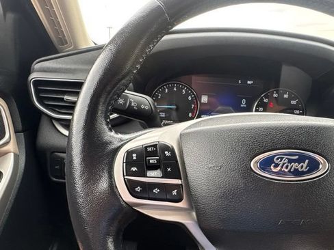 Used 2021 Ford Explorer XLT w/ Equipment Group 202A AWD/4WD image 14