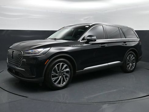 Used 2025 Lincoln Aviator 2WD image 1