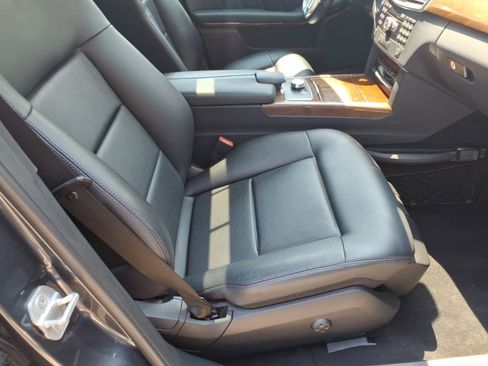 Used 2013 Mercedes-Benz E 350 4MATIC Sedan image 24
