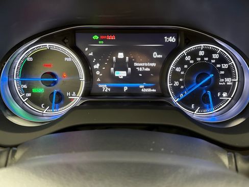 Used 2022 Toyota Venza Limited image 13