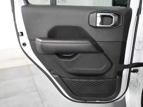 Used 2024 Jeep Wrangler Unlimited Sahara AWD/4WD image 21