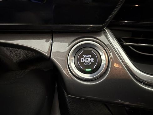 Used 2024 Chevrolet Trax ACTIV w/ Sunroof Package image 21