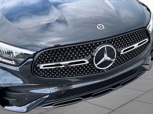 Used 2025 Mercedes-Benz GLC 300 4MATIC image 30