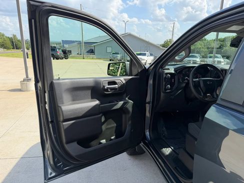 Used 2019 Chevrolet Silverado 1500 Custom Trail Boss w/ Custom Convenience Package AWD/4WD image 13