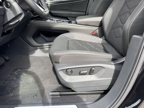 New 2026 Volkswagen Atlas Cross Sport SE image 13