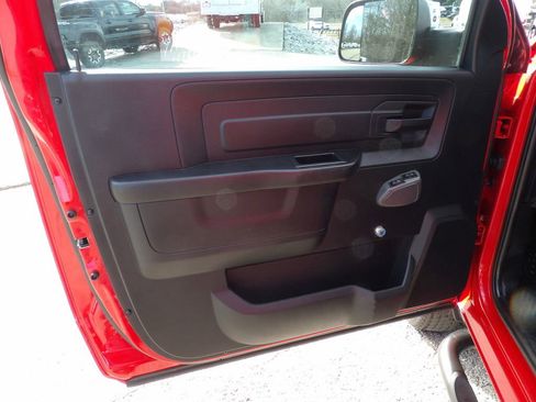 Used 2020 RAM 3500 Tradesman w/ Chrome Appearance Group image 14