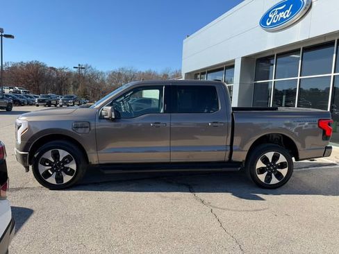 Used 2022 Ford F150 Lightning Platinum image 4