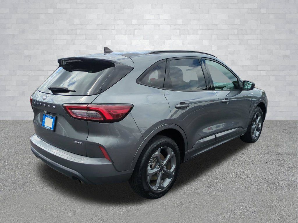 Used 2024 Ford Escape ST-Line AWD/4WD image 5