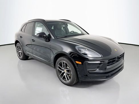 Certified 2026 Porsche Macan AWD/4WD image 7