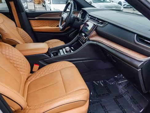 Certified 2023 Jeep Grand Cherokee Summit w/ Adv Protech Group IV image 15